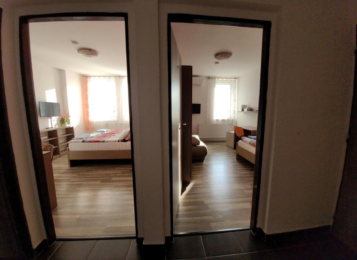 Hotel Gól Prostějov Kültér fotó