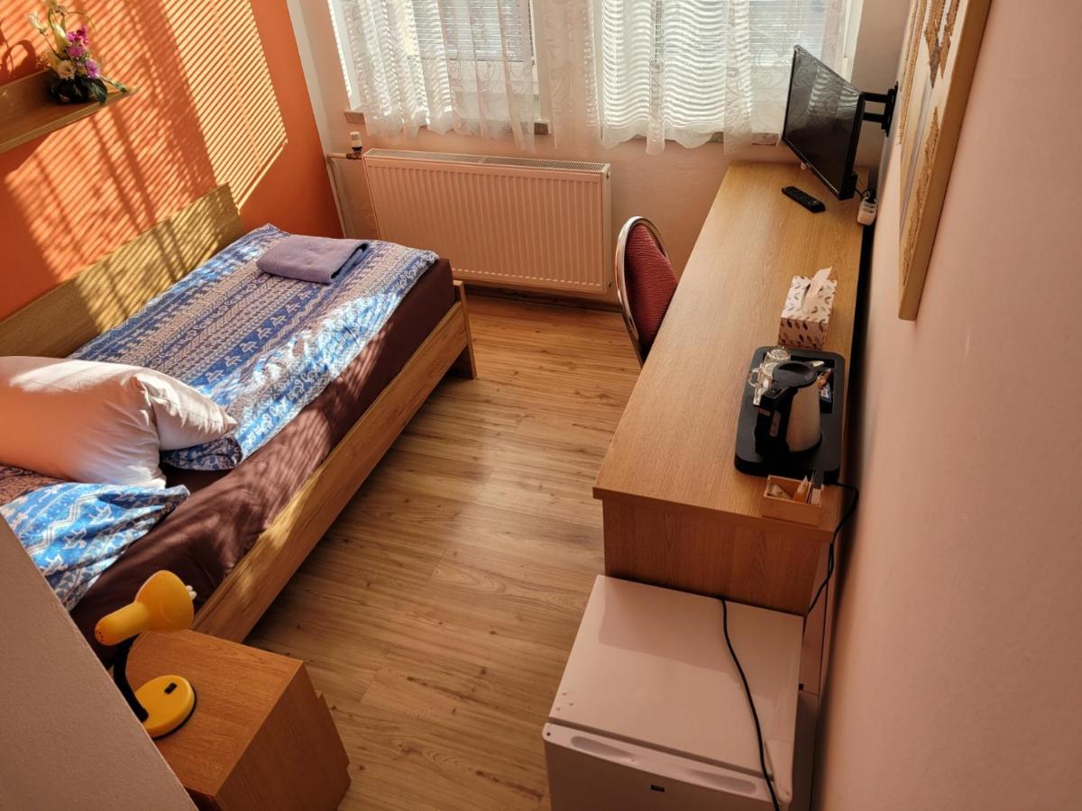Hotel Gól Prostějov Kültér fotó