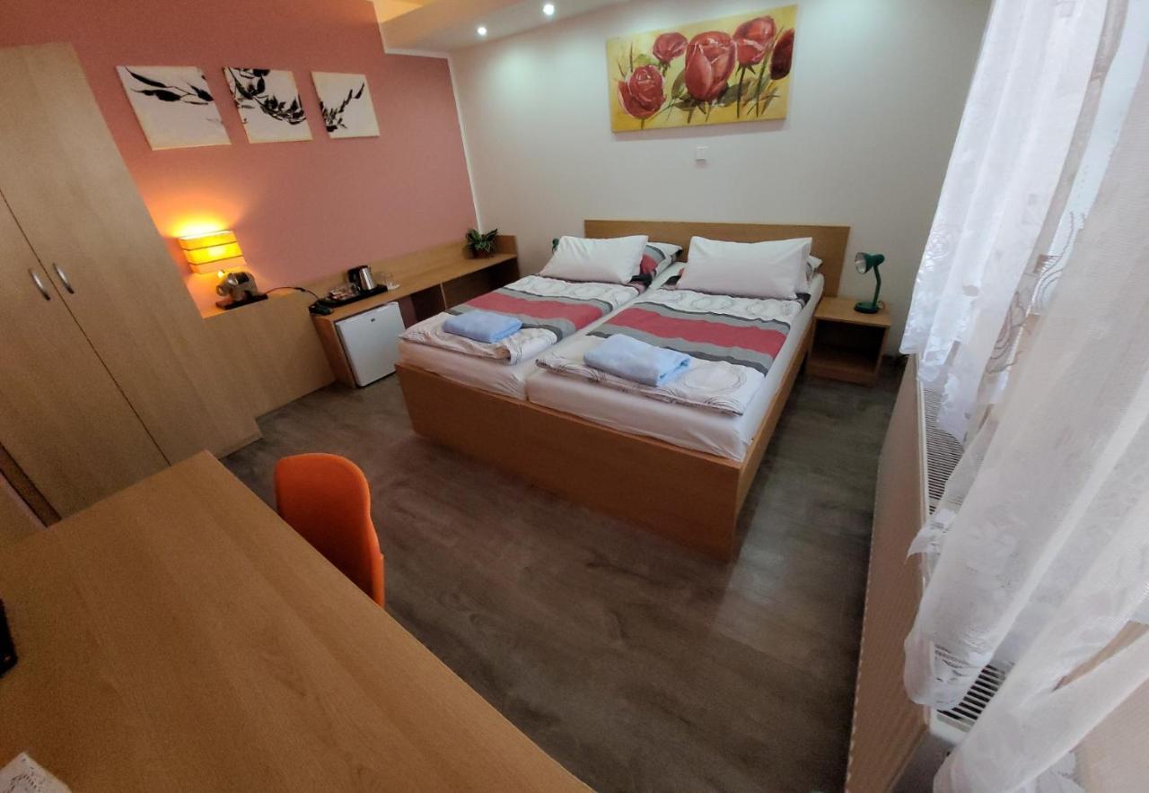 Hotel Gól Prostějov Kültér fotó