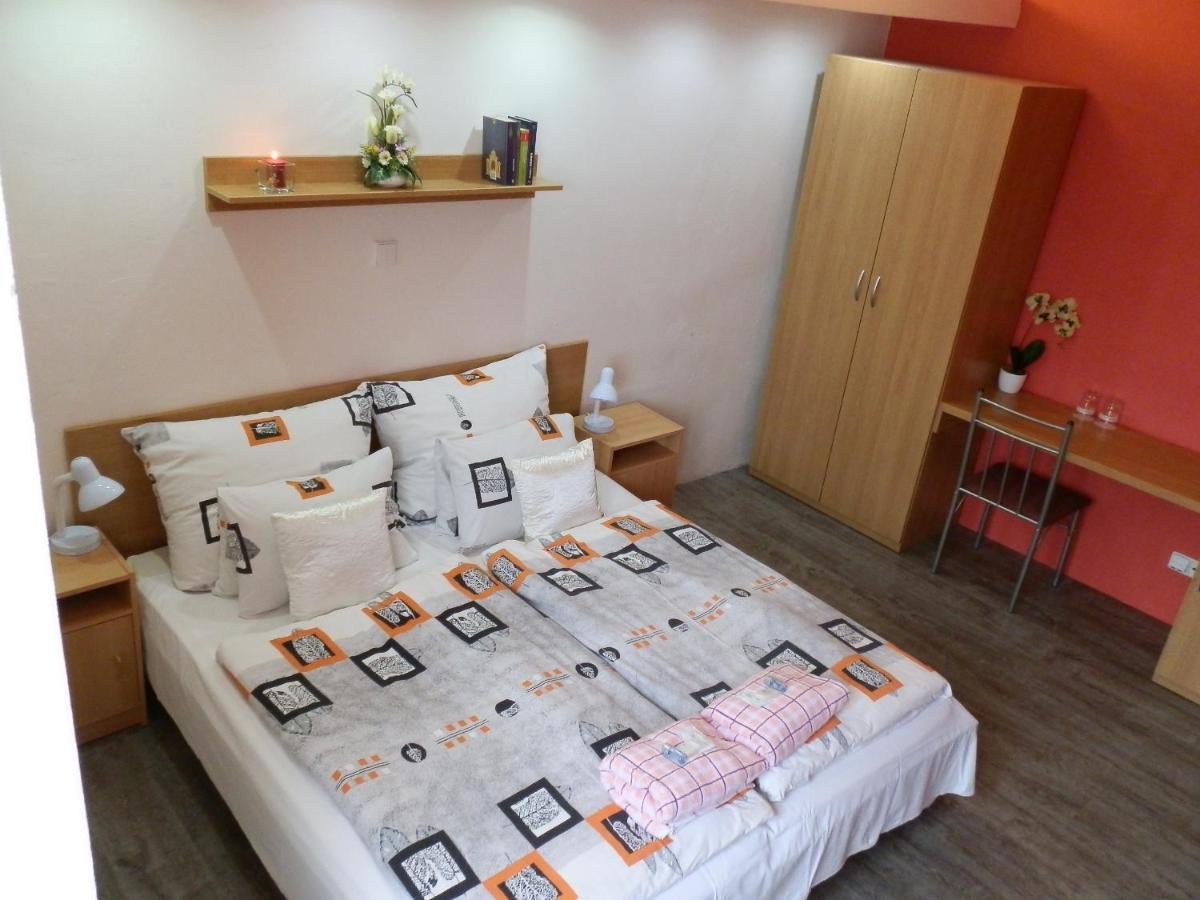 Hotel Gól Prostějov Kültér fotó