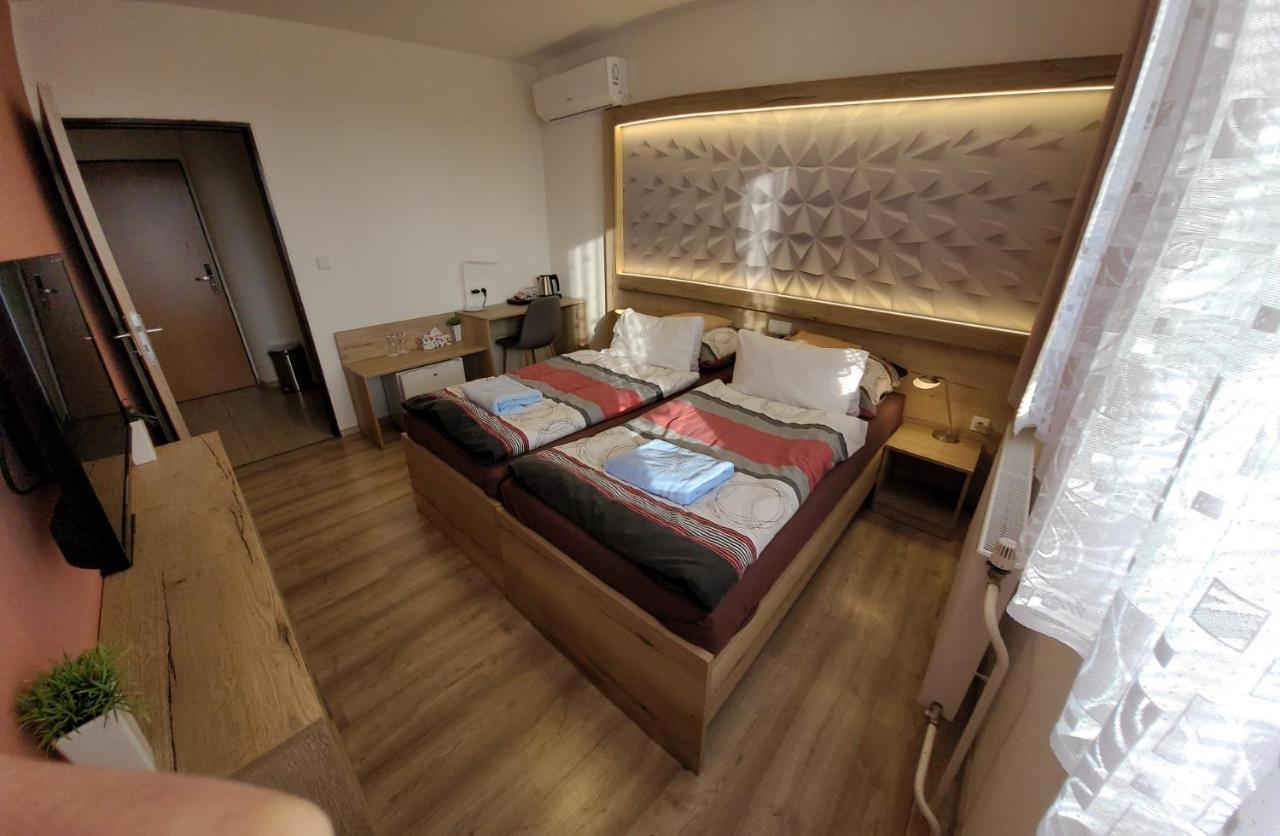 Hotel Gól Prostějov Kültér fotó