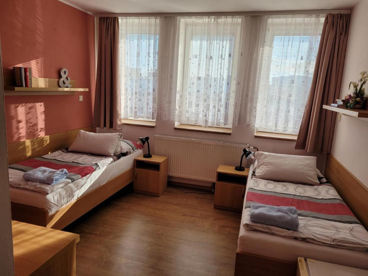 Hotel Gól Prostějov Kültér fotó