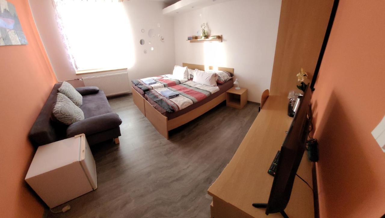 Hotel Gól Prostějov Kültér fotó