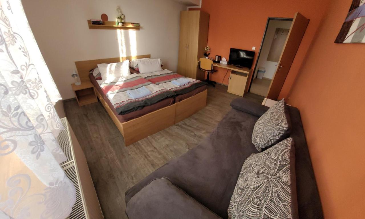 Hotel Gól Prostějov Kültér fotó
