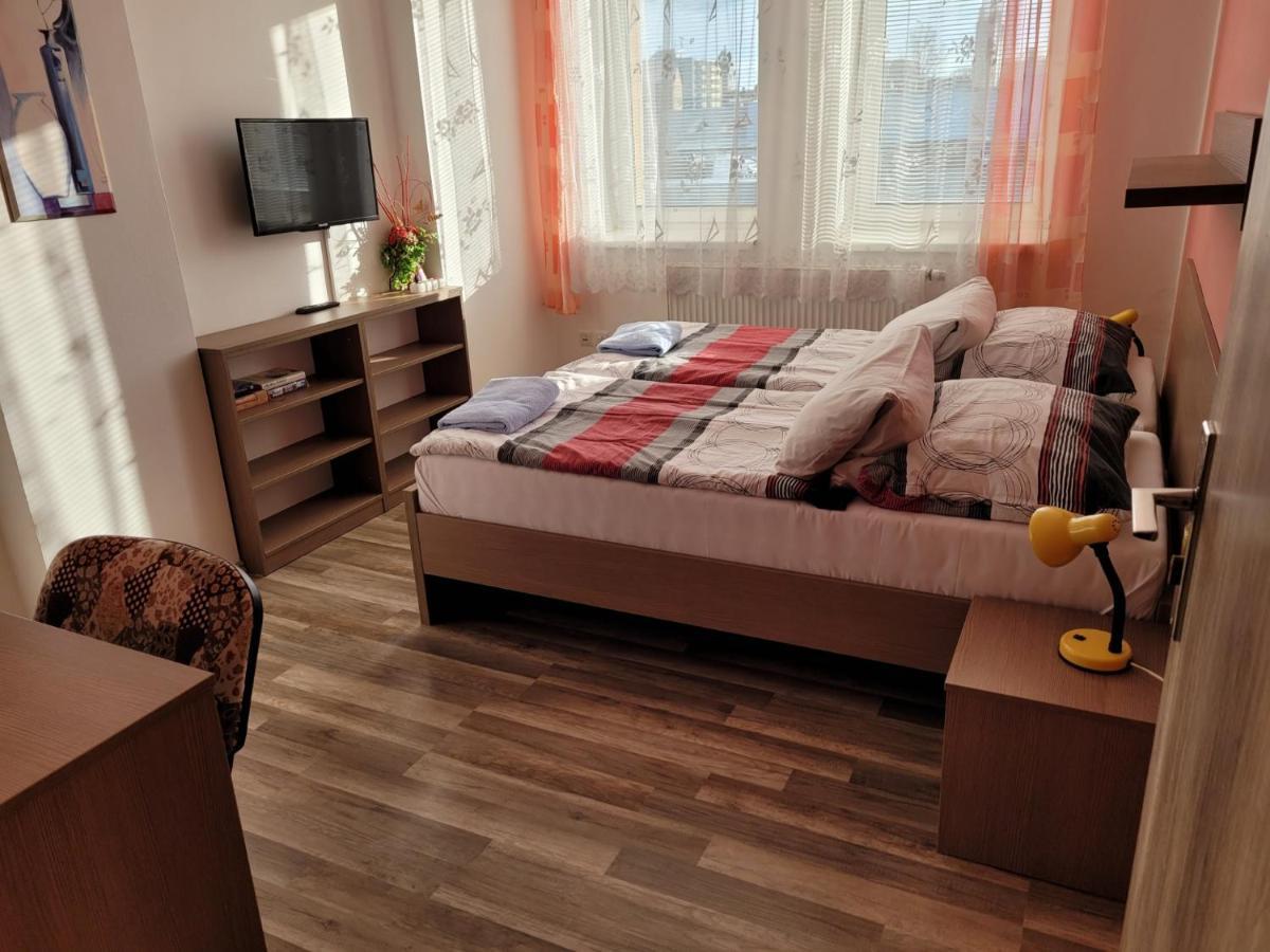 Hotel Gól Prostějov Kültér fotó
