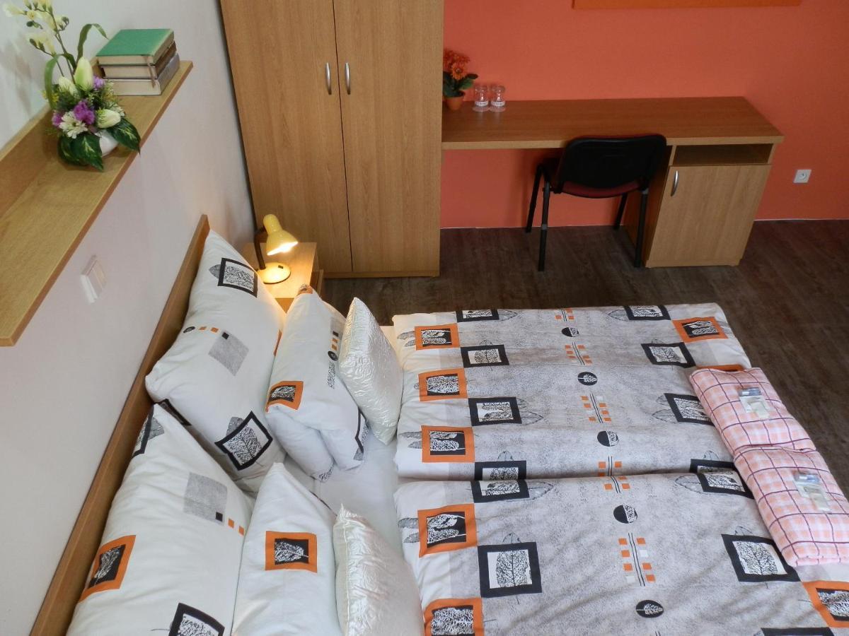 Hotel Gól Prostějov Kültér fotó