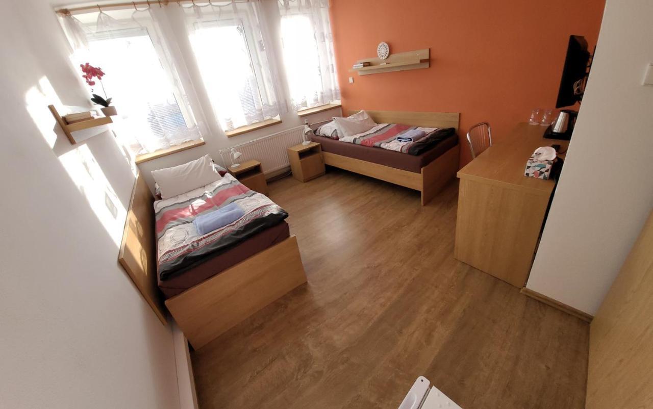 Hotel Gól Prostějov Kültér fotó