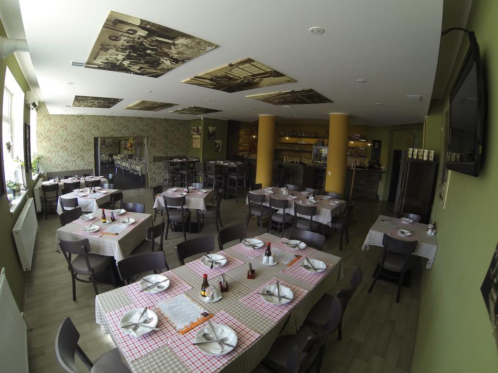 Hotel Gól Prostějov Kültér fotó