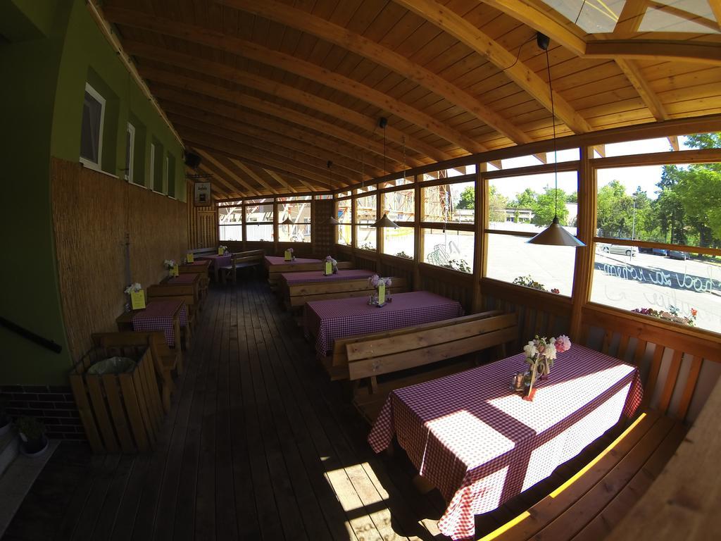 Hotel Gól Prostějov Kültér fotó