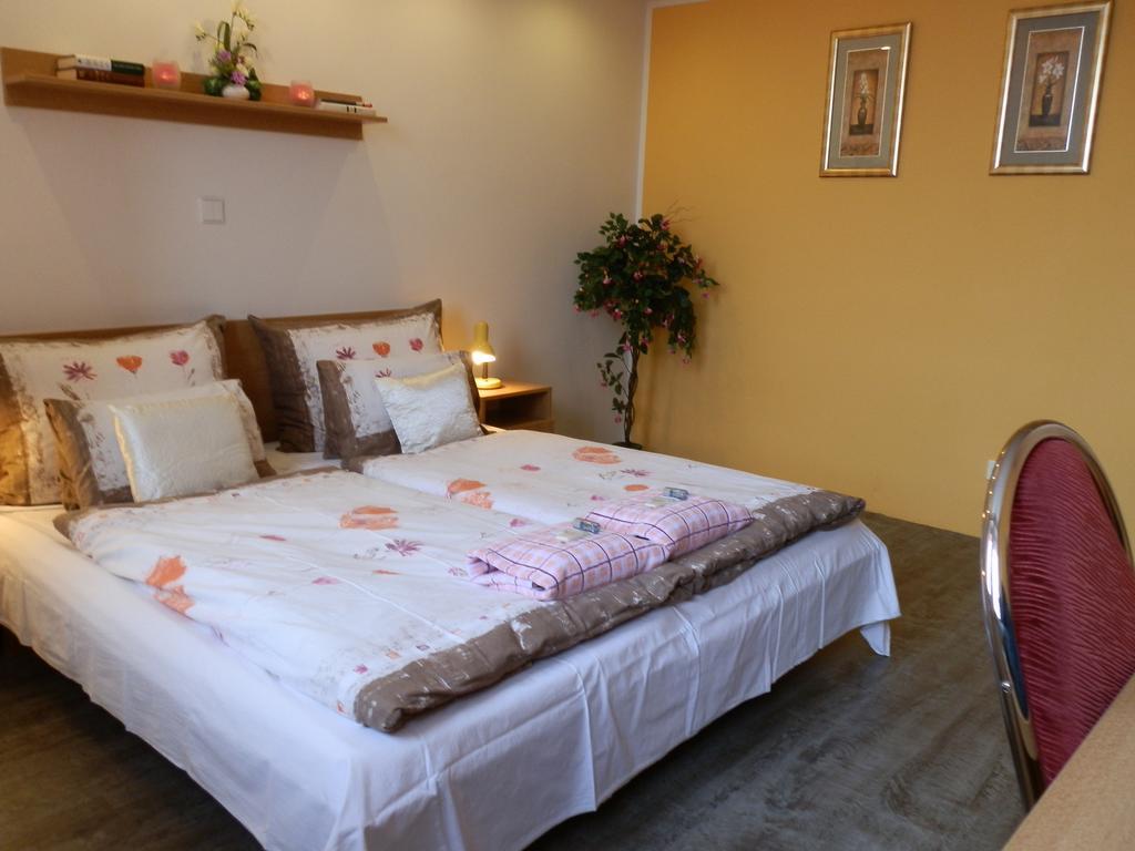 Hotel Gól Prostějov Kültér fotó
