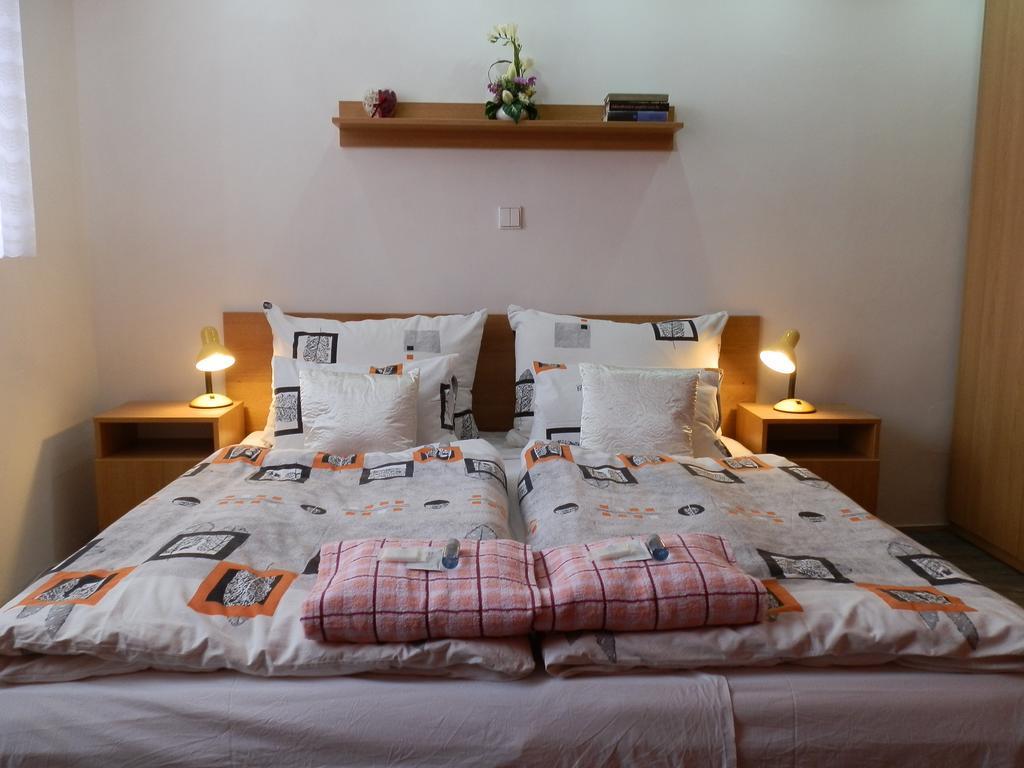 Hotel Gól Prostějov Szoba fotó